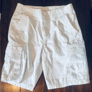 Roca Wear White Cargo Men Shorts 36
